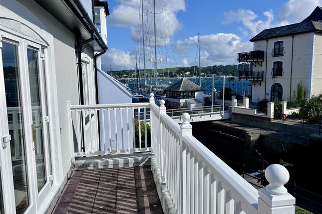 Side Balcony