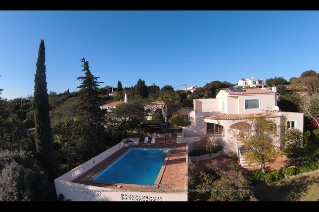 Villa for sale in Quinta Das Raposeiras, Santa Bárbara De Nexe, Faro, East Algarve, Portugal