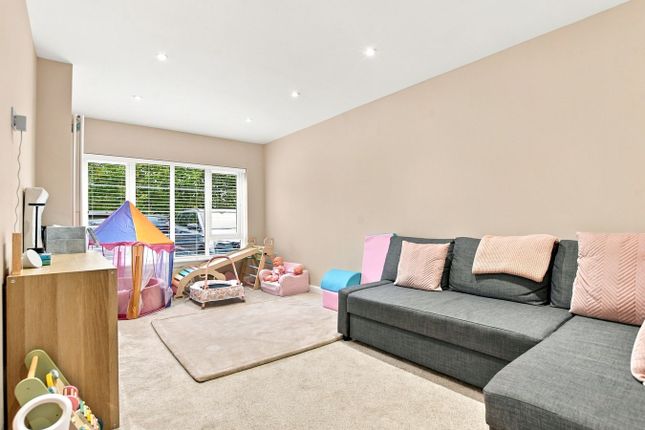 9, Holly Bank, Irvine photo 3