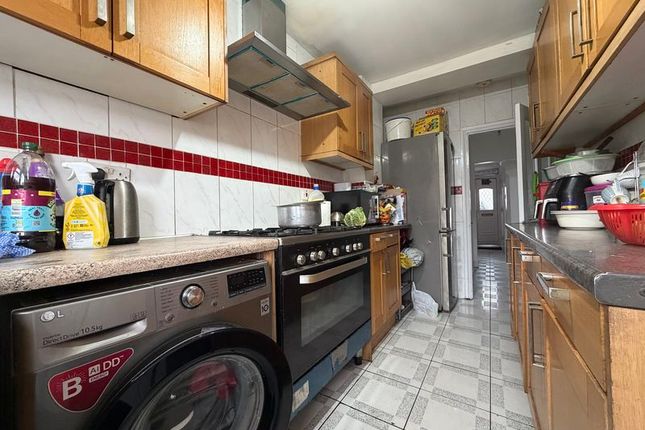 58, Holland Road, Luton photo 3