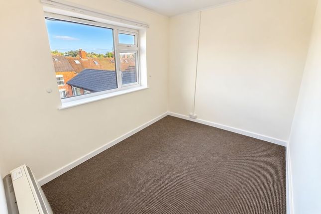 Avenue Road, Grantham photo 5