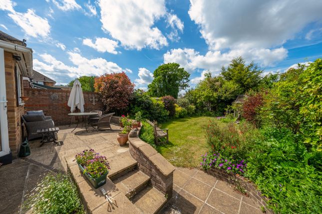 12, Milton Drive, Shepperton photo 4