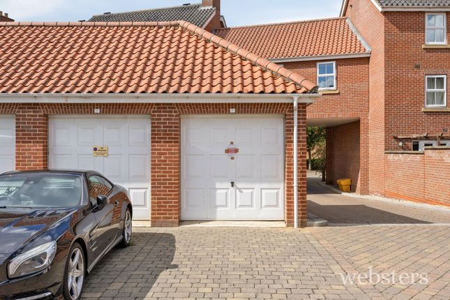 17 Edward Jodrell Plain, Norwich photo 2