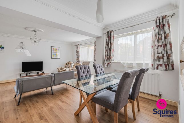 94 Spencer Close, London photo 3