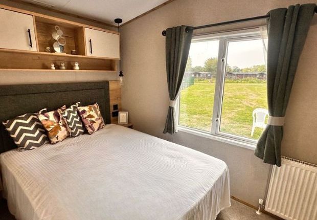 Hoburne Cotswold, Broadway Lane South Cerney, Cirencester photo 4