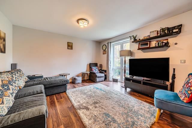 15, Trevelyan Court, Windsor photo 4