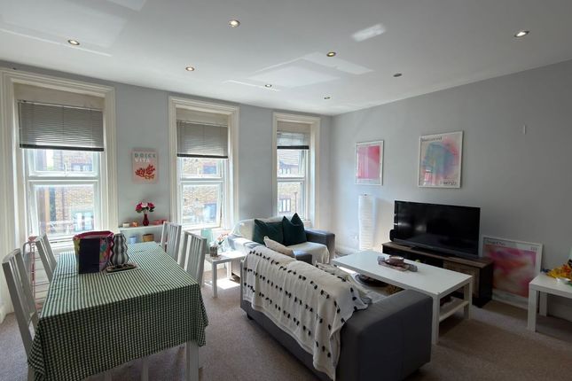 196A, St. Ann's Hill, London photo 2