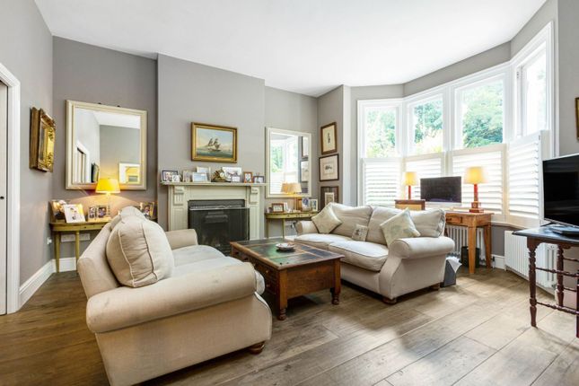 13, Raleigh Gardens, London photo 3