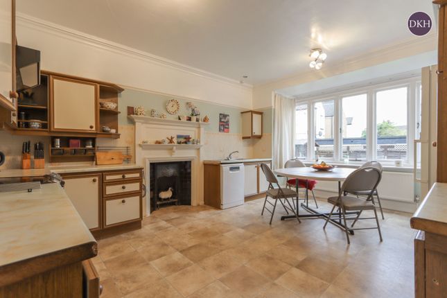 35, Alexandra Road, Watford photo 3