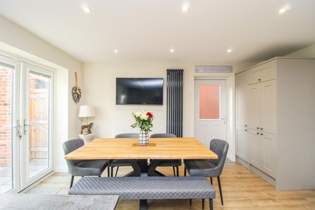 18, Westfield Court, Wakefield photo 4