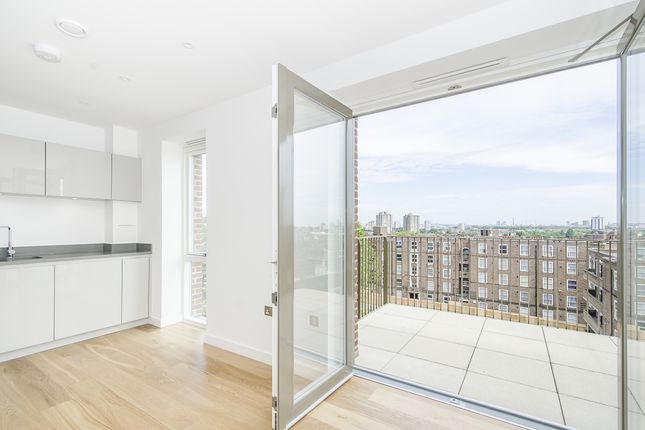 Thumbnail Flat to rent in Monarch Square, London