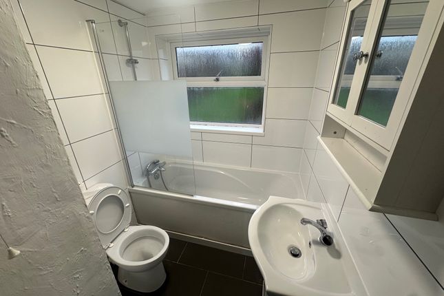 33, NOTTINGHAM photo 5