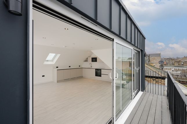 Apartment 5,, Ace Court, Wimbledon photo 2