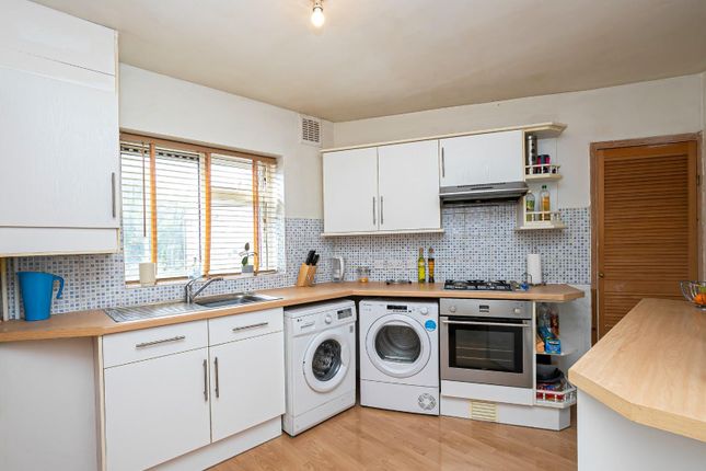 Thumbnail Flat for sale in High Clere, High Road, Buckhurst Hill