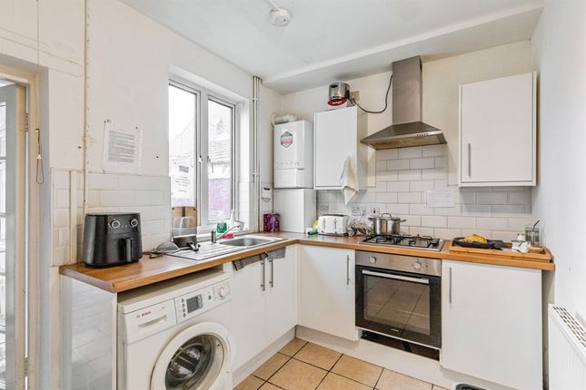 18, Eskdaill Street, Kettering photo 2