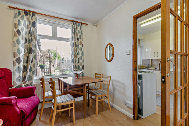 Penhill Drive, Swindon photo 4
