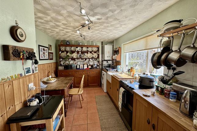 21, Riverway, Ammanford photo 3