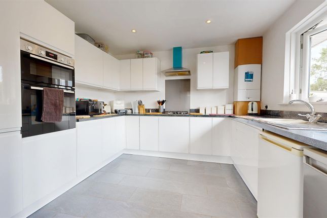 2, Blenheim Road, Weymouth photo 4