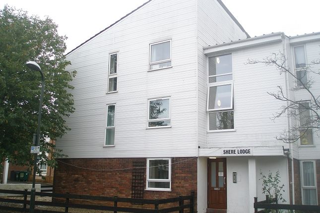 Thumbnail Flat to rent in Harewood Road, Colliers Wood, London