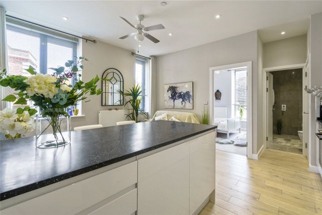 Flat for sale in Baring Road, Beaconsfield