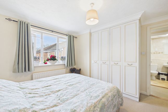 73 Greenacres, Horsham photo 4