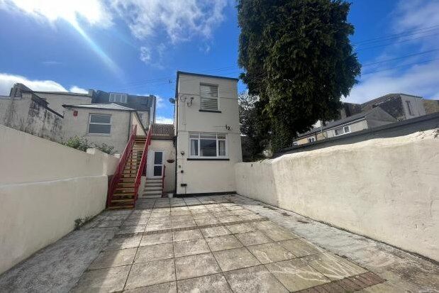 Flat to rent in Union Place, Plymouth