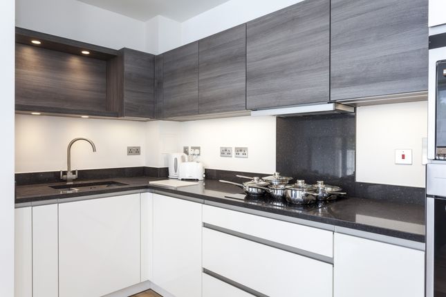2-bed flat on Flat 4, 17, Faraday Road, London, £4,500/mo