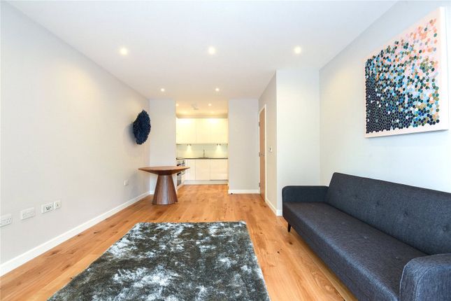 Thumbnail Flat to rent in Amberley Road, London
