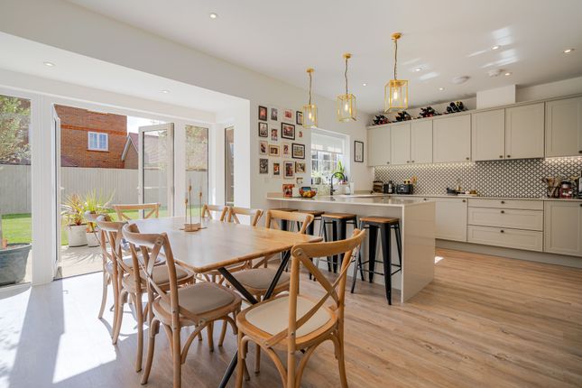 4 Martin Avenue, Ascot photo 4