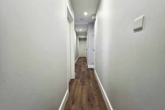 Flat 1, 127, Bellamy Drive, Stanmore photo 2