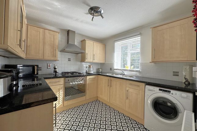 10, Coppice Court, Weymouth photo 2