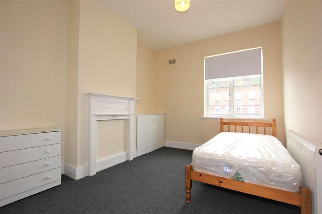 219A, Woodhouse Road, London photo 5