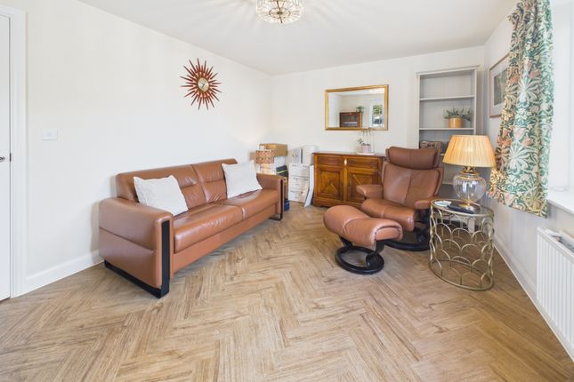 49, Treleden Way, Saltash photo 4