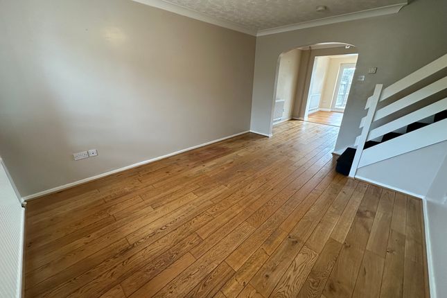 12 Flatford Close, Stowmarket photo 3