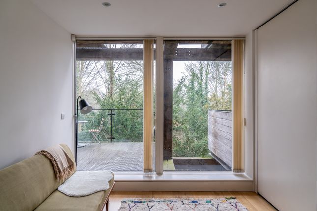Flat for sale in The Glass Building, Kingfisher Way, Cambridge