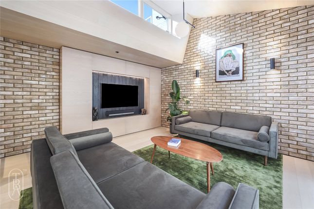 Terraced house for sale in Voss Street, London