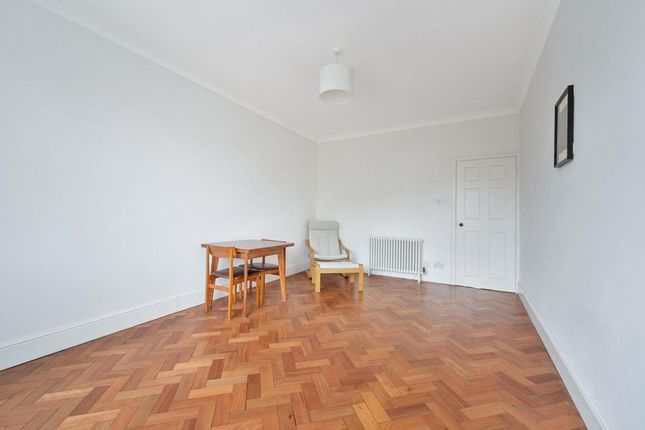 Flat H, St Clement's Church Hall, Davey Close, Barnsbury photo 4