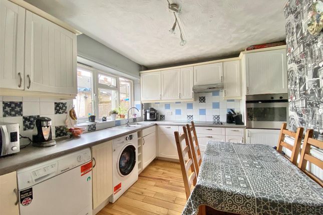 27, Peak Road, High Peak photo 3