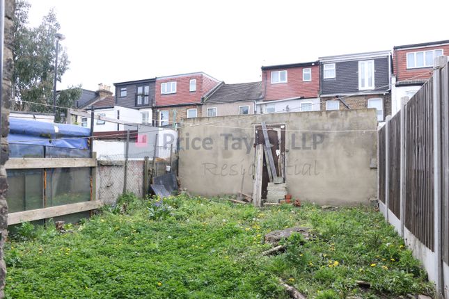 Terraced house for sale in Markhouse Road, London