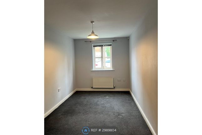 West Green Avenue, Monk Bretton, Barnsley photo 5