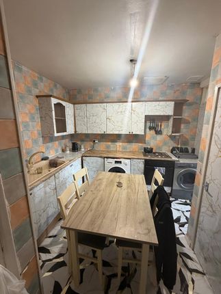 Flat 3, 7-9, Little Horton Lane, Bradford photo 5