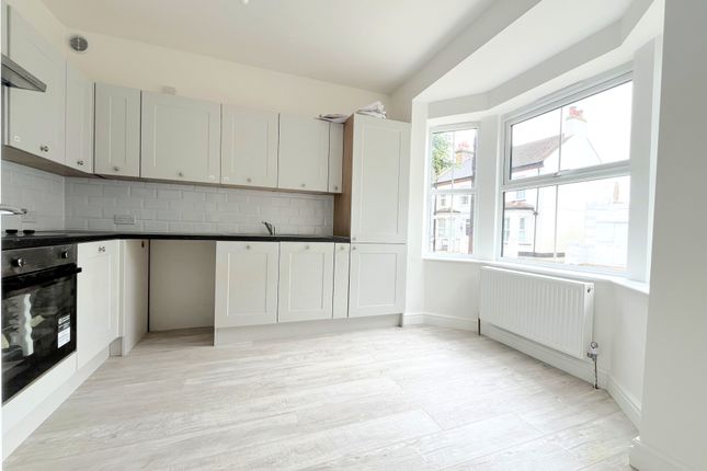 6, St. Johns Road, Westcliff-on-Sea photo 3