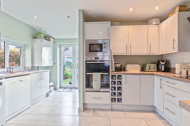 38 Queen Street, Pontypool photo 2