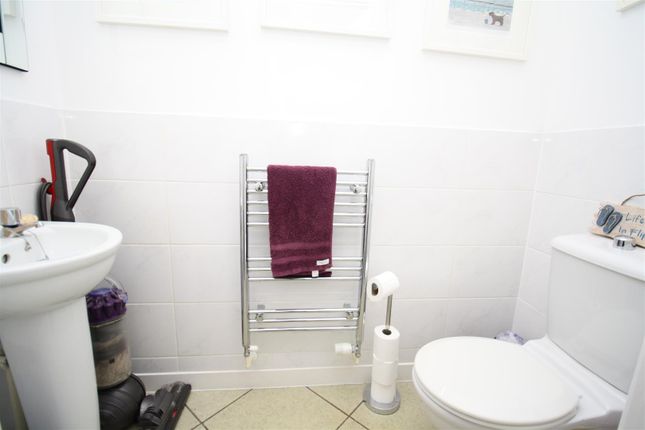 52, St. Helena Avenue, Milton Keynes photo 3