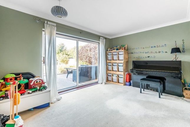 17, The Spinney, Great Bookham photo 4