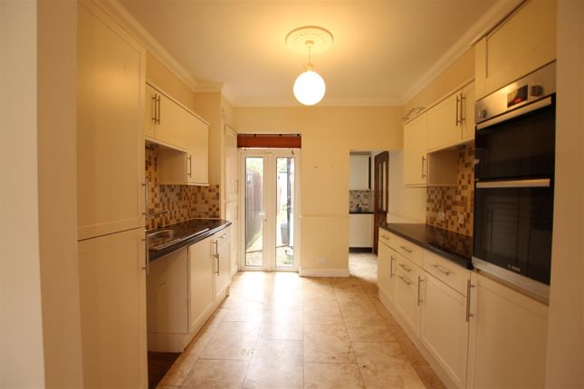 17, Kingsthorpe Grove, Northampton photo 3