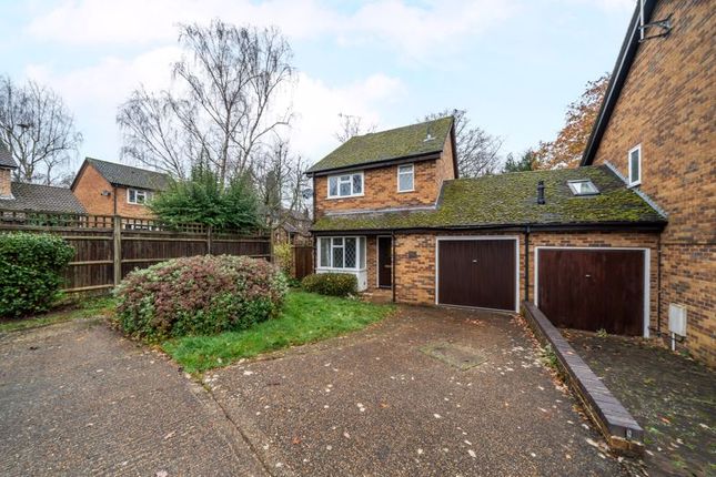 Thumbnail Link-detached house to rent in Robin Hill, Godalming