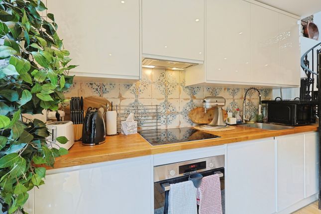 5, Salisbury Mews, London photo 4