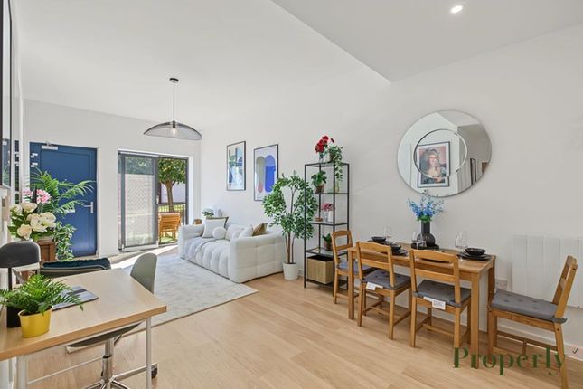 9 Durnsford Road, London photo 4