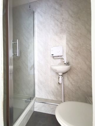 Flat 2, 65 Salusbury Road, Queens park photo 4